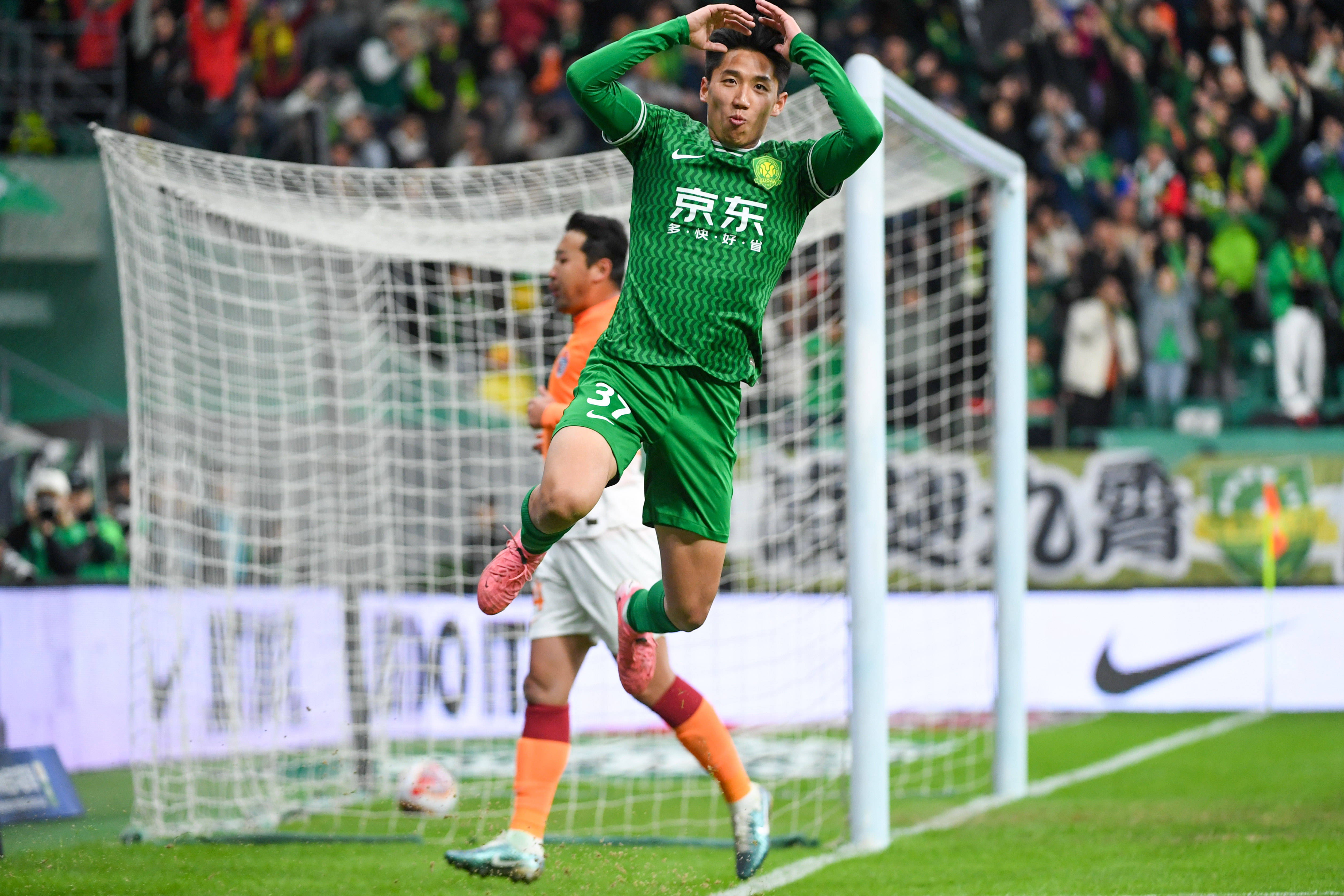 关于半程冠军!法比奥戴帽国安4-0梅州15轮不败的信息